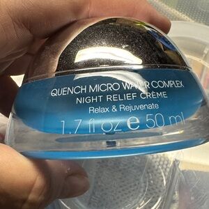 Quench Micro Water Complex Night Relief Crème